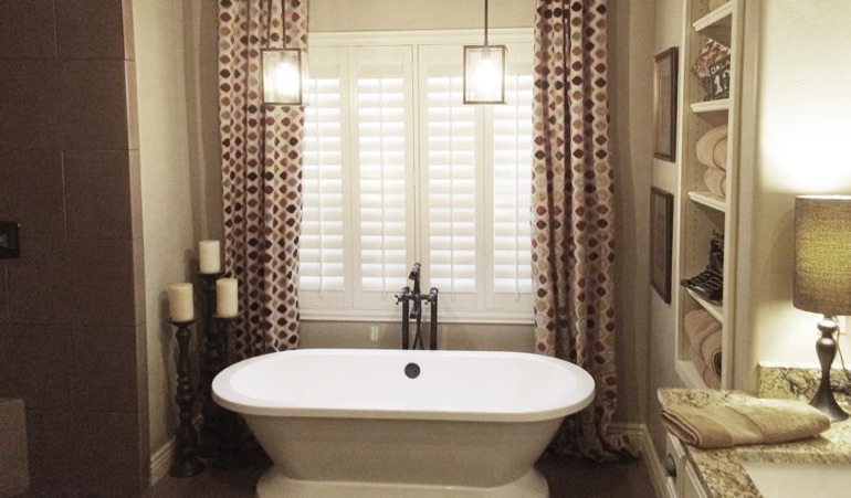There are just some places in your home where you need the cold air to stay out. Polywood Shutters in New York Bathroom